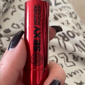 Sexy motherpucker lipstick in Tom&cherry
